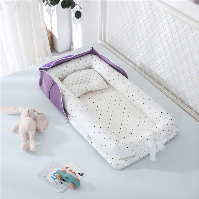 Frolic-Duo™ 2-in-1 crib and diaper bag