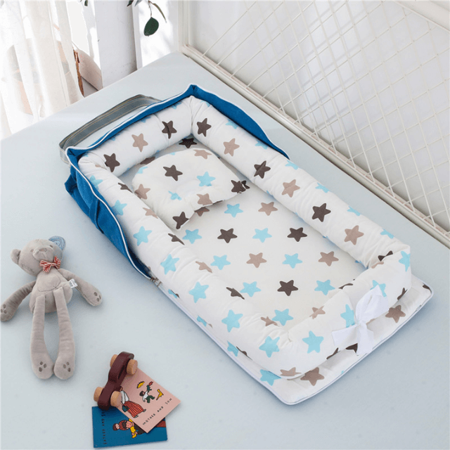 Frolic-Duo™ 2-in-1 crib and diaper bag