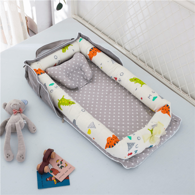 Frolic-Duo™  2-in-1 crib and diaper bag